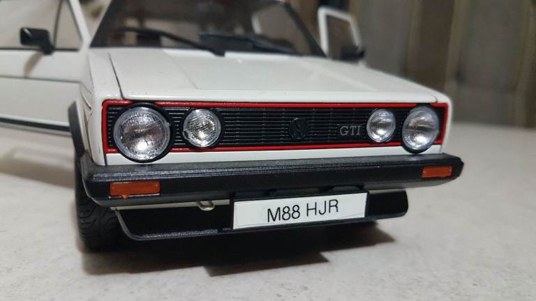 Scale 1/18 MK1 VW GOLF GTI collector's model car 