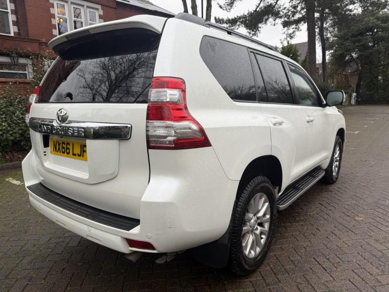 TOYOTA LAND CRUISER 2.8 D Icon 2016