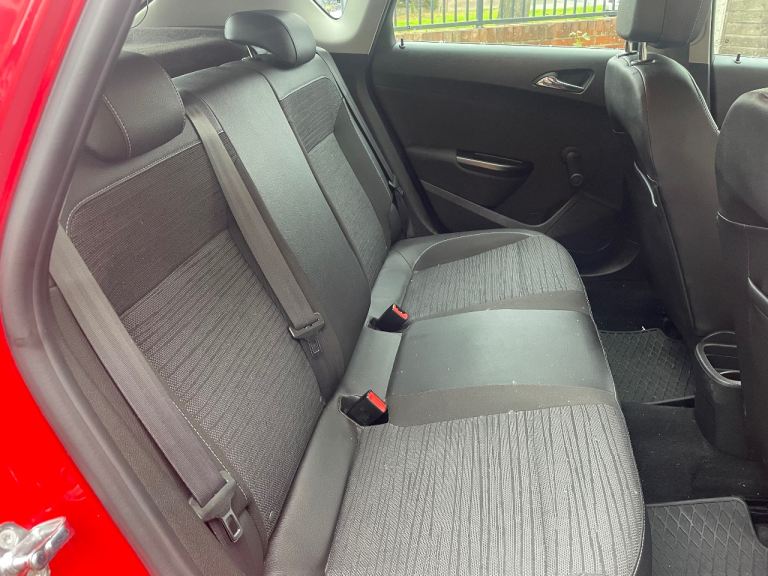 VAUXHALL ASTRA 1.4 EXCITE 120k 15 REG 5 DOOR