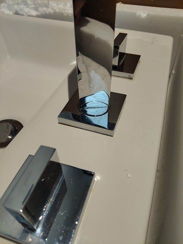 Villeroy & Boch Countertop Basin Sink + Vado Geo 3-Hole Basin Mixer Tap – Reasonably Good Condition