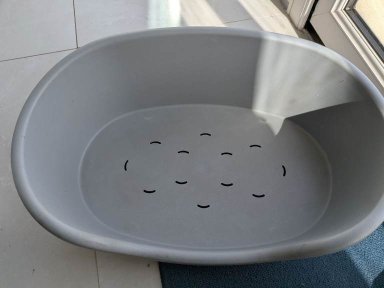 NOW RESERVED Free small plastic dog bed 500cm width