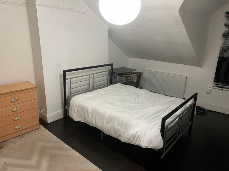 Large Double Room 