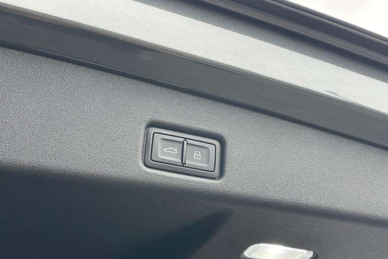 2025 Audi Q5 2.0 TDI Launch Edition SUV 5dr Diesel S Tronic quattro Euro 6 (s/s) (204 ps ESTATE D...