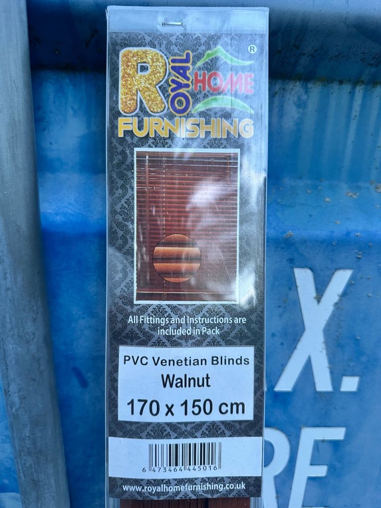 Brand New Royal Home Furnishing PVC Venetian Blind – Walnut – 170 × 150 cm