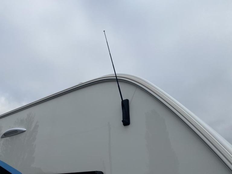 2017 LUNAR CLUBMAN ES LUXURY TOURING CARAVAN