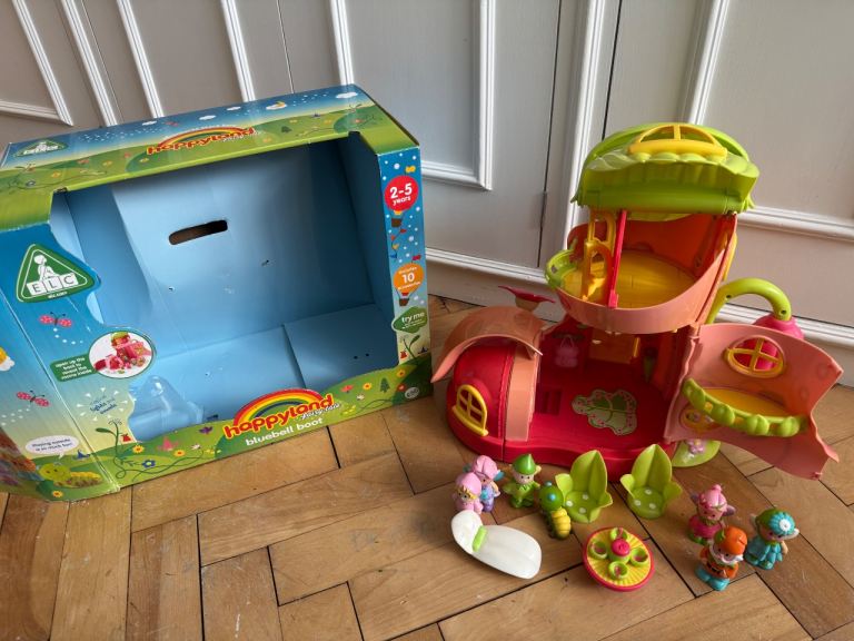Early learning centre happyland fairyland bluebell boot shoe with figures and furniture ELC pink