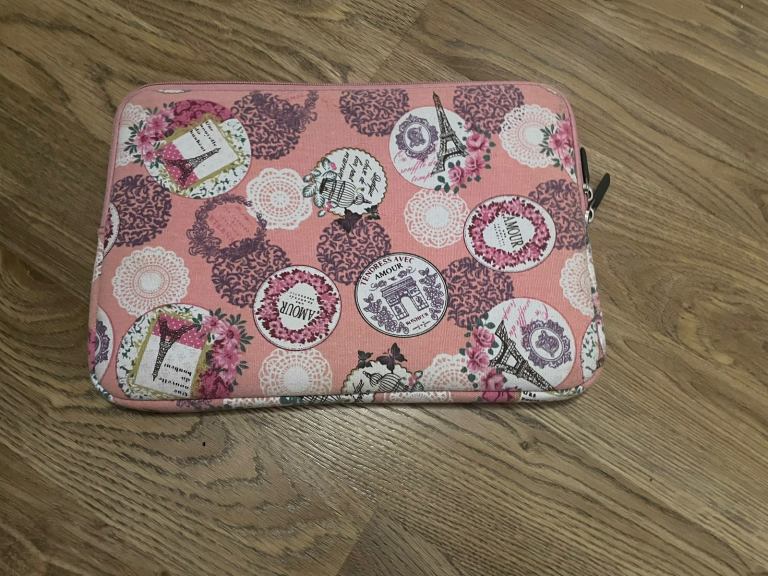 Ladies pink laptop case