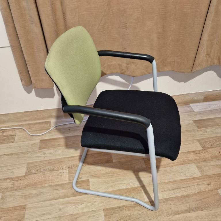 Set of 4 chairs good quality ,good condition