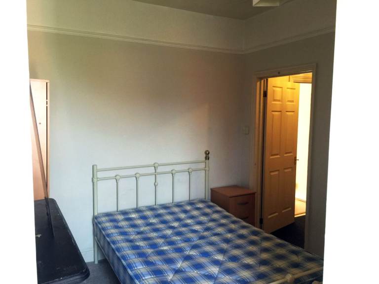 1 bed flat - Shirley - BILLS INC - Available 27th January 2026