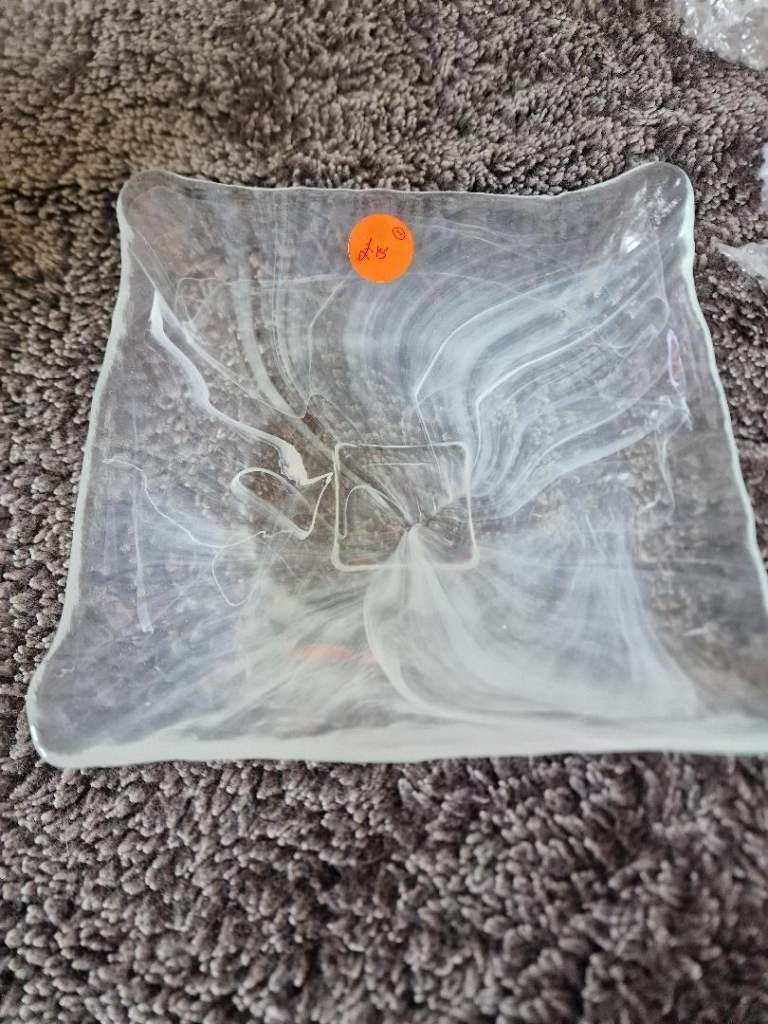 White Swirl Glass Dish – Good Condition
