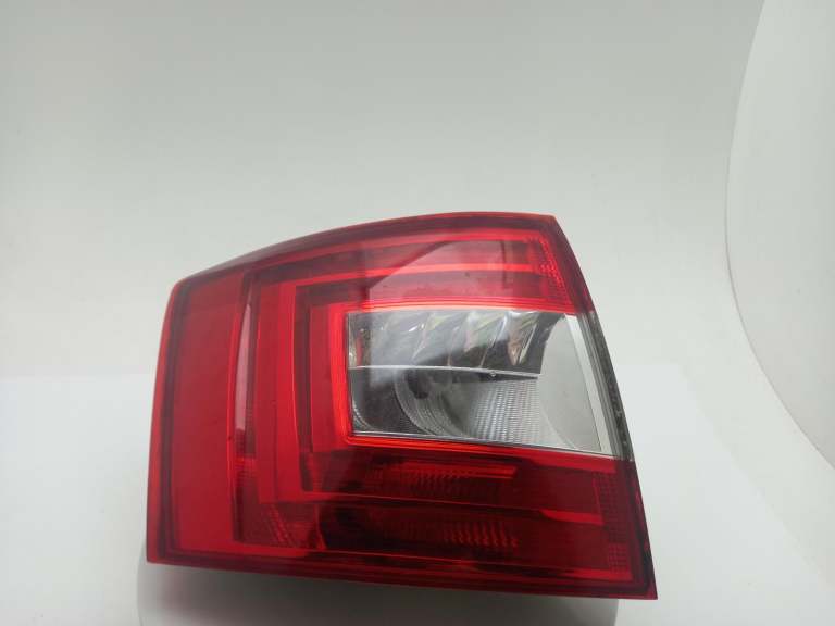 Skoda Octavia Tail Light Rear Lamp N/S 2013-2020 5 Door Estate Lh
