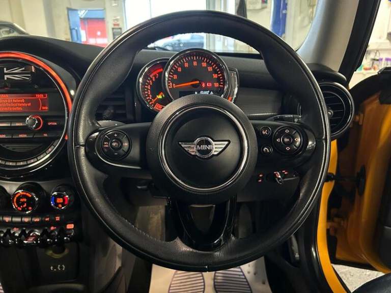 2017 MINI Hatch 1.5 Cooper Hatchback 3dr Petrol Manual Euro 6 (s/s) (136 ps) Hatchback Petrol Manual