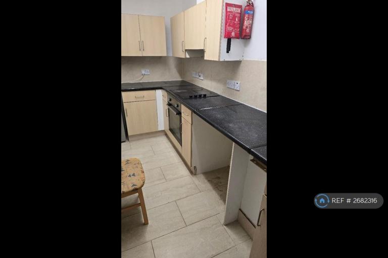 1 bedroom flat in Stratford, London, E15 (1 bed) (#2682316)