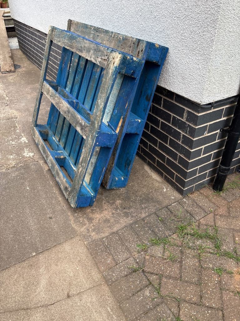 Used Blue Wooden Pallets – Fair Condition