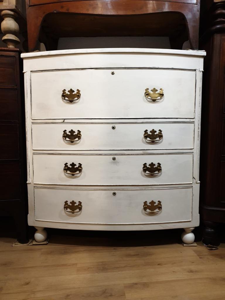 Antique bow front large chest of drawers 