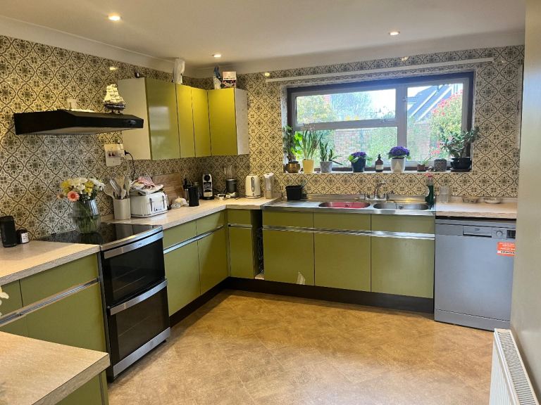 Vintage 1970’s English Rose Kitchen 