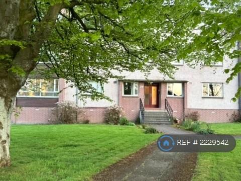 2 bedroom flat in Castleton Drive, Glasgow, G77 (2 bed) (#2229542)