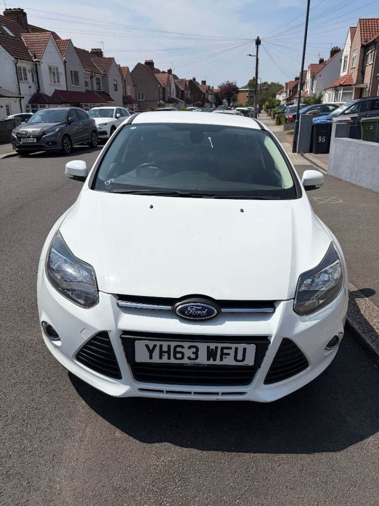 Ford, FOCUS, Hatchback, 2013, Manual, 998 (cc), 5 doors