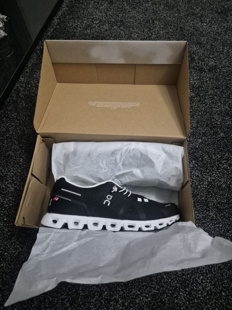 Brand New On Cloud  Trainers – Black, UK Size 10