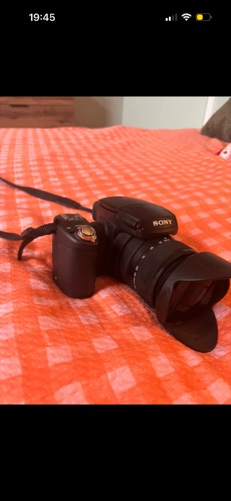 Sony Digital Camera with Lens and Strap – Good Condition