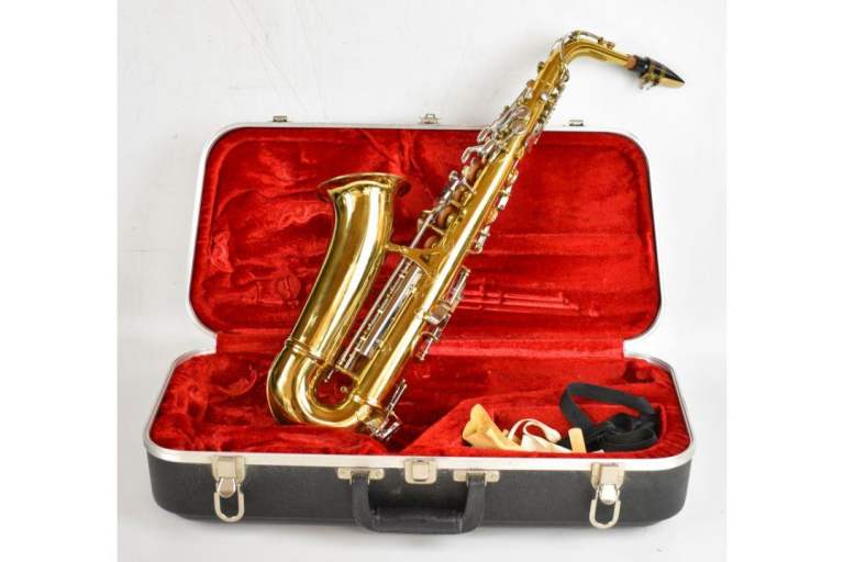 Armstrong alto saxophone,with Yamaha mouthpiece+Case..Great Condition 