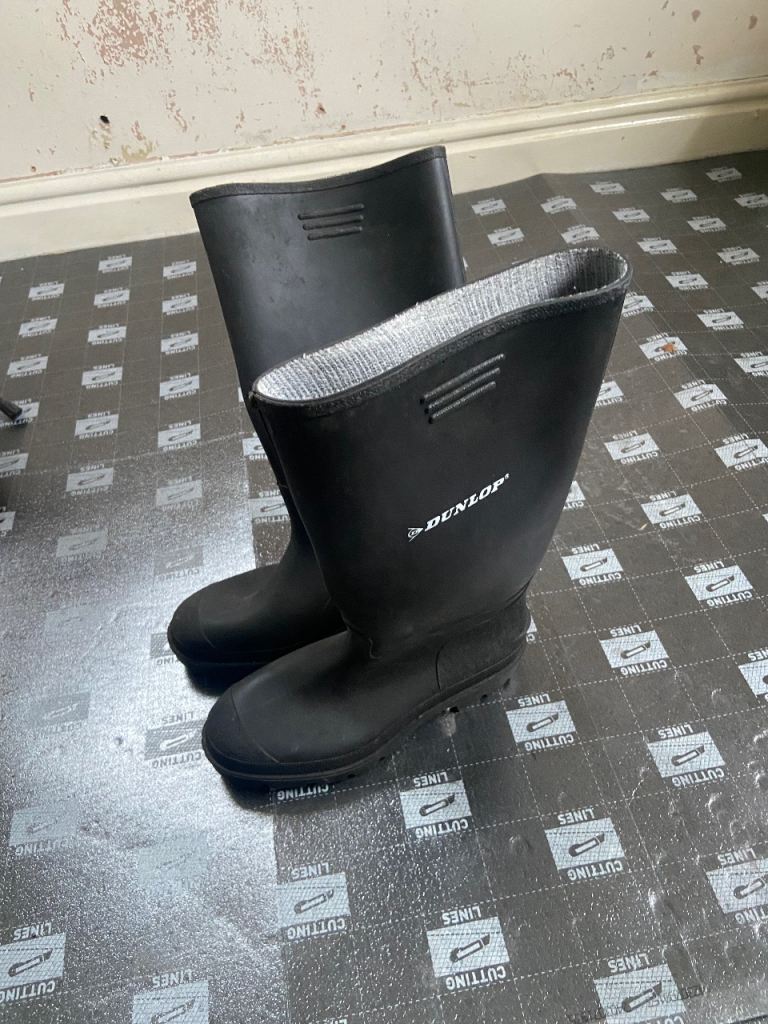 Dunlop wellingtons