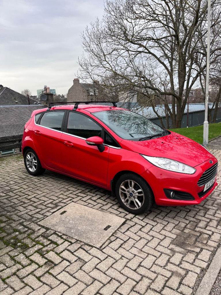 Ford, FIESTA, Hatchback, 2015, Manual, 1241 (cc), 5 doors