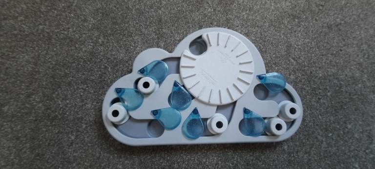 Cat interactive puzzle toy/feeder 3