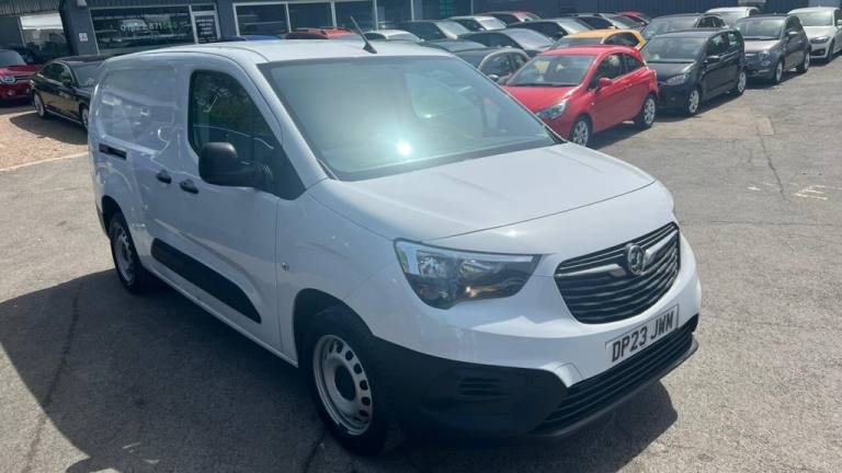 2023 Vauxhall Combo White 1.5 Turbo D 2300 Prime van, Euro 6, 6-speed manual, Air Conditioning, P...