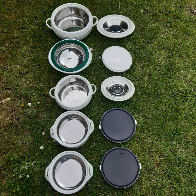 Insulated food containers / hot pots