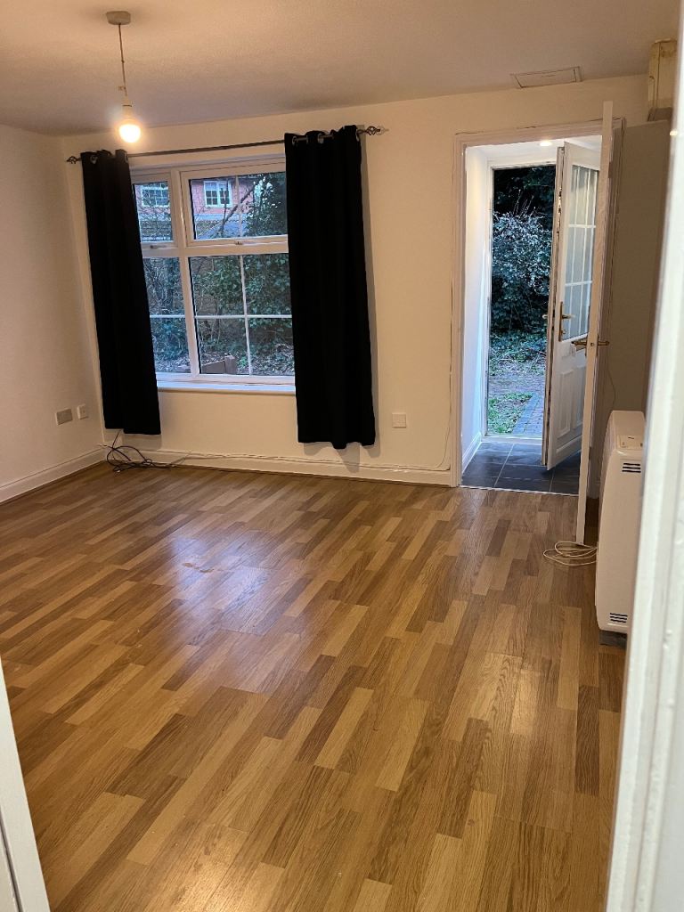 image for One bedroom flat to let in west Totton 