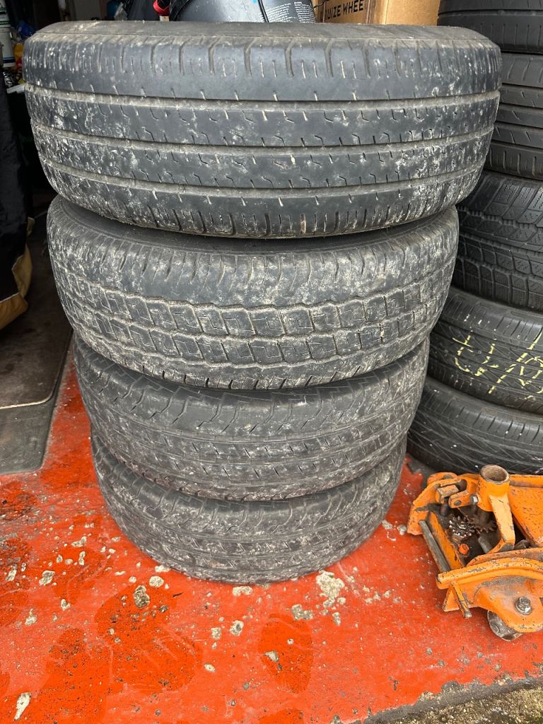 Peugoet Boxer steel rims & tyres. R15