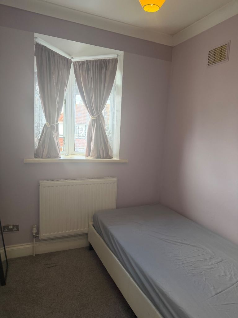 Single room to rent 