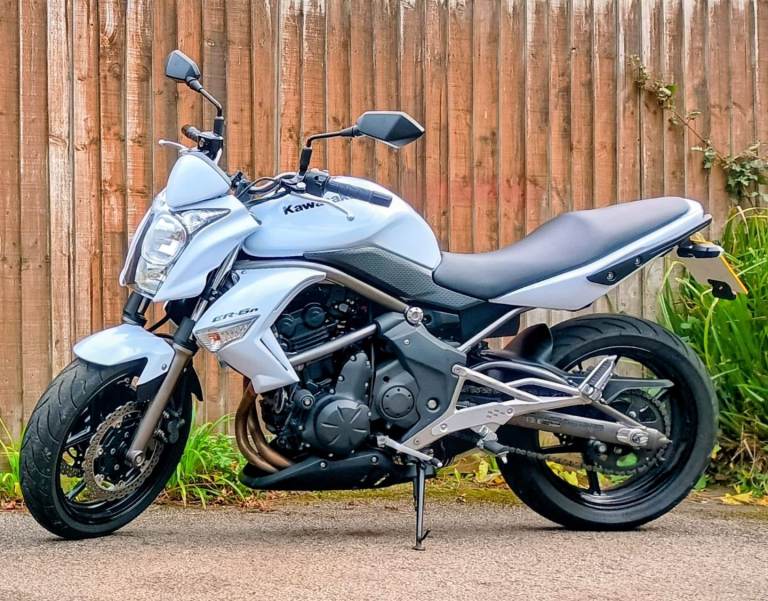 Kawasaki ER-6n (12-months MOT)