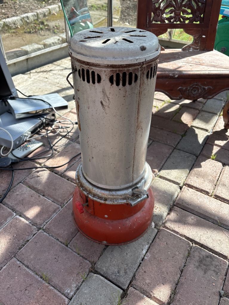 Greenhouse paraffin heater 