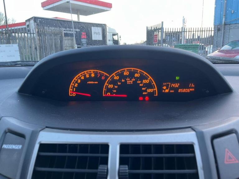 TOYOTA YARIS 1.33 Dual VVT-i TR Euro 4 (s/s) 5dr 2010