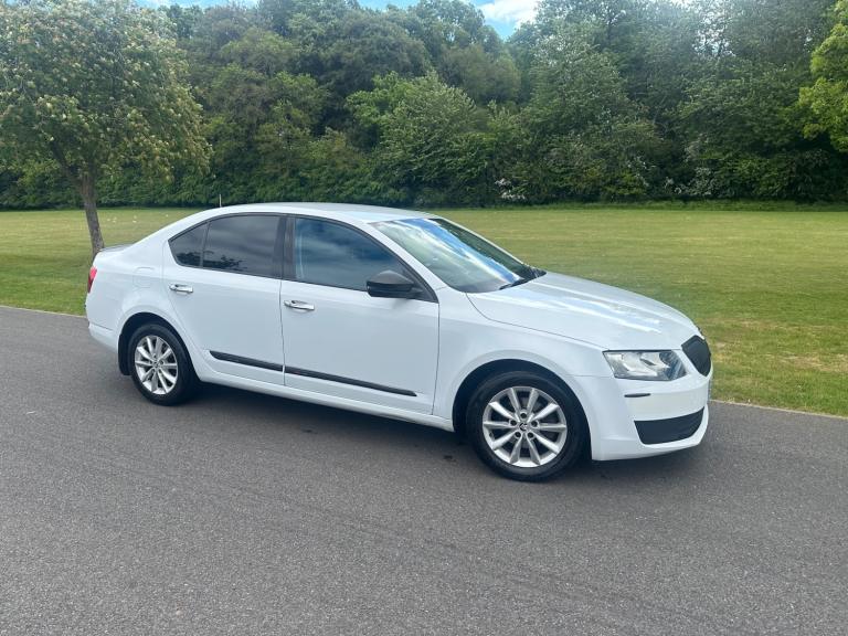 2015 Skoda Octavia 1.6 TDI CR 110 S 5dr DSG HATCHBACK Diesel Automatic