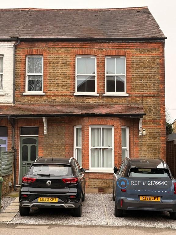 3 bedroom flat in Cowley Road, Uxbridge, UB8 (3 bed) (#2176640)