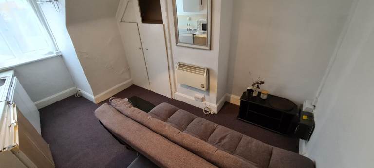 1 bed flat - Highfield - BILLS INC - Available end of January 2026