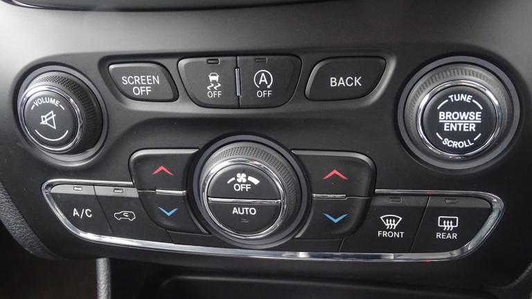 JEEP CHEROKEE 2.0 Cherokee 2.0 170hp Limited 4wd 9spd Auto Black Auto Diesel 201