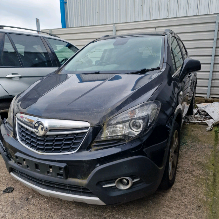Breaking spare parts vauxhall mokka 