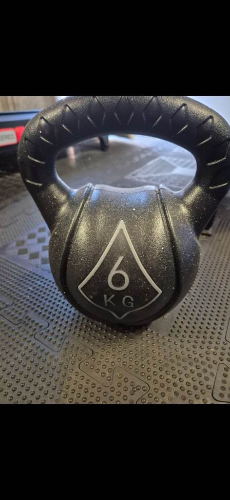6KG Kettlebell – Black, Good Condition