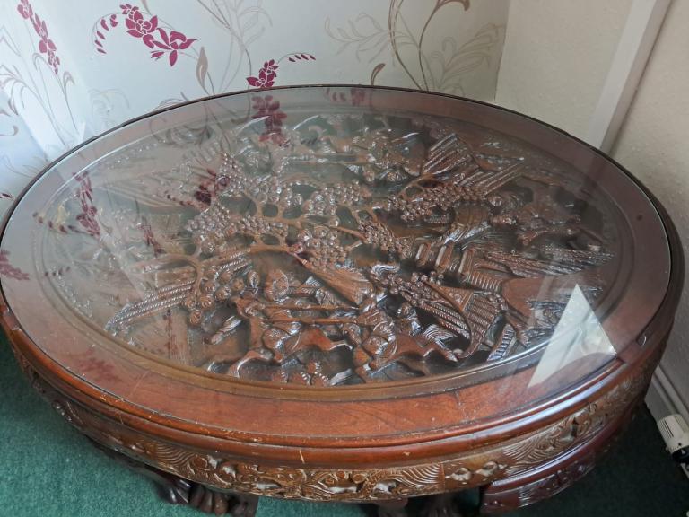 Large Carved Wooden Coffee Table with 6 Nesting Tables – Glass Top