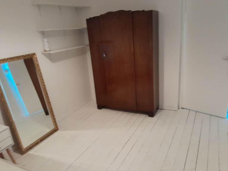 Large size bedroom to rent (£490) going ASAP 