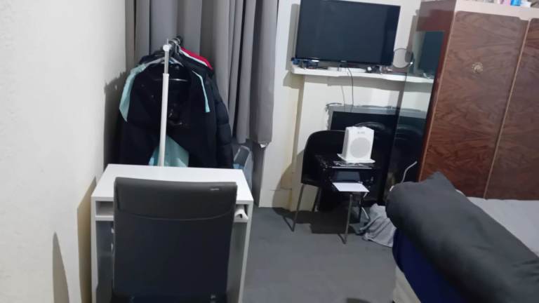 Double size Room available near city center 