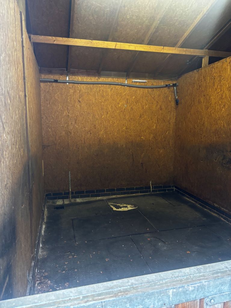 Self storage dy3 Swindon 