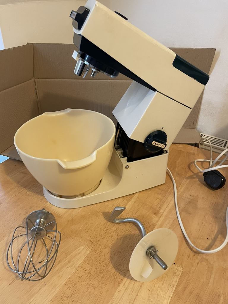 Vintage Kenwood Chef A701A With Whisk & Daugh hook Attachments