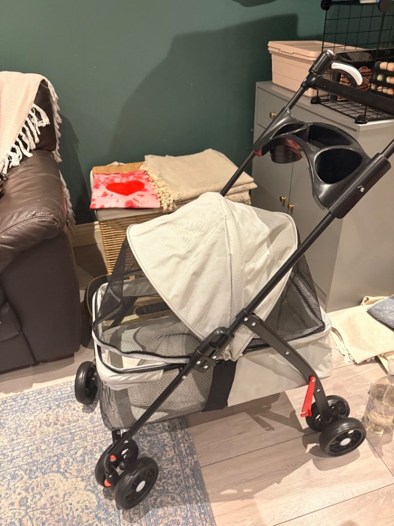 Foldable Lightweight Pet Stroller with Mesh Canopy – Grey