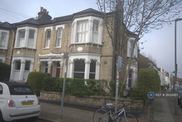 1 bedroom flat in Southfields Road, London, SW18 (1 bed) (#2832883)