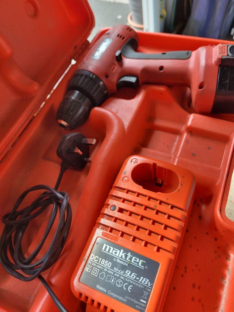 Makita Cordless Drill with Charger and Case – Good Condition